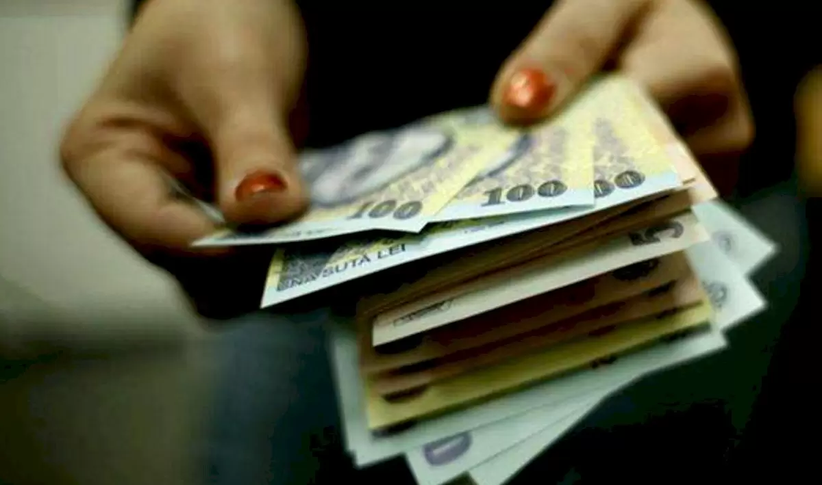 Se taie salariile! Ministerul care a rămas fără bani: sute de mii de români vor fi afectați