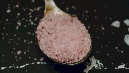 Îngrașă sau nu sarea în exces? Câtă sare este corect să consumăm în fiecare zi? Nutriționistul Lygia Alexandrescu răspunde