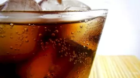 Ce se întâmplă în organismul tău dacă bei în fiecare zi un pahar de Coca Cola. Descoperirea experților
